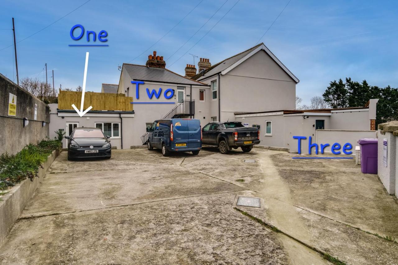 Apartment Two - Private Car Park, Comfortable And Well Equipped - By Ocean City Retreats Plymouth Exterior photo