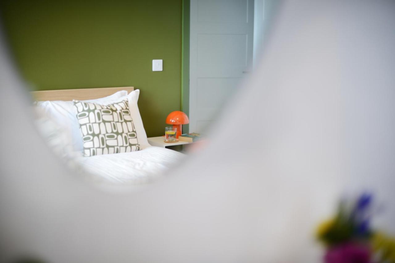 Apartment Two - Private Car Park, Comfortable And Well Equipped - By Ocean City Retreats Plymouth Exterior photo