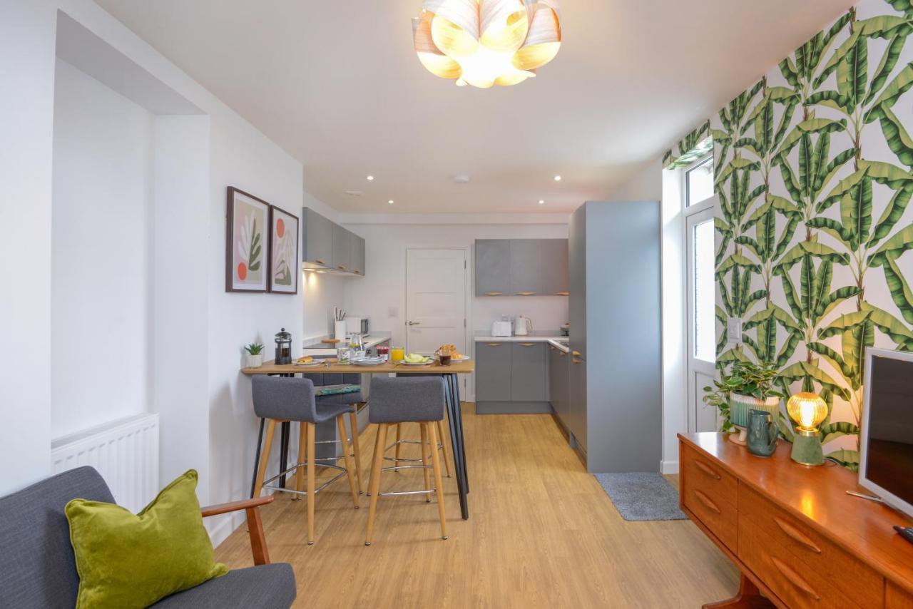 Apartment Two - Private Car Park, Comfortable And Well Equipped - By Ocean City Retreats Plymouth Exterior photo